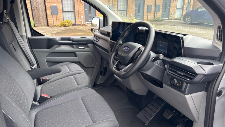 Ford Transit Custom E-320 L1 Rwd 100kW 65kWh H1 Van Limited Auto